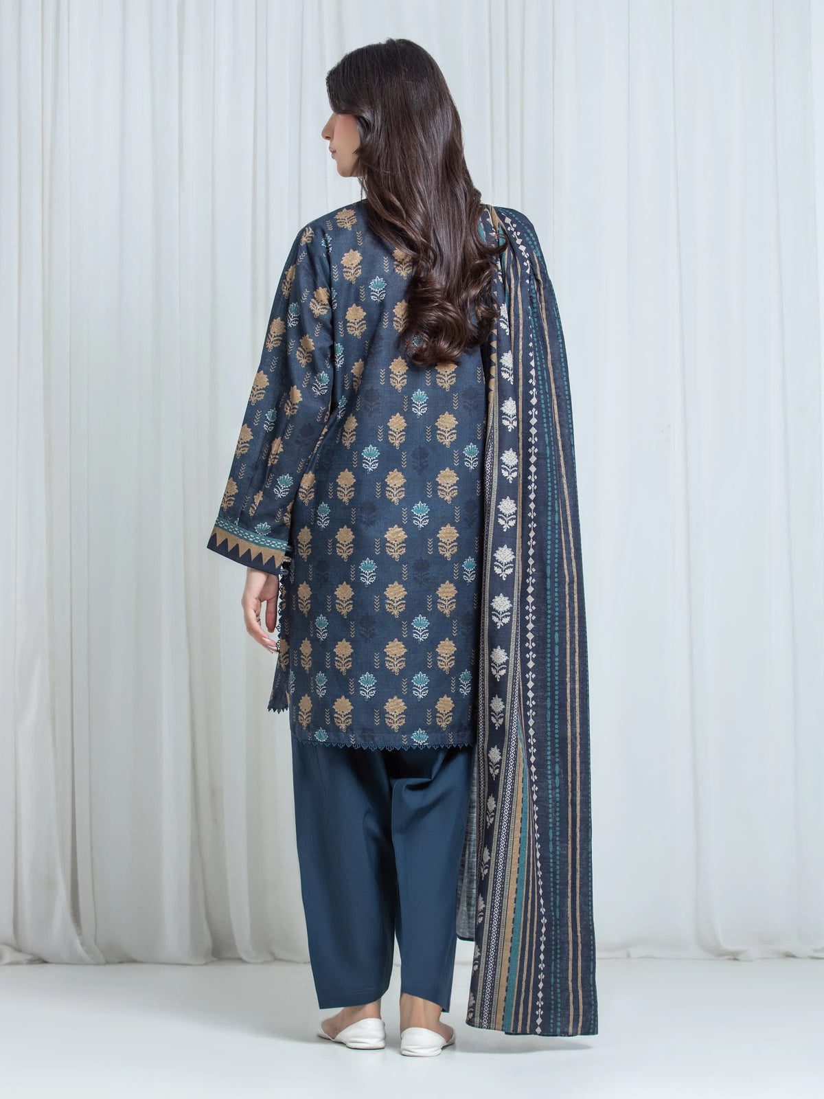 Edenrobe Allure Charcoal Khaddar 3-Piece Suit | EWU6A3-37056-3P