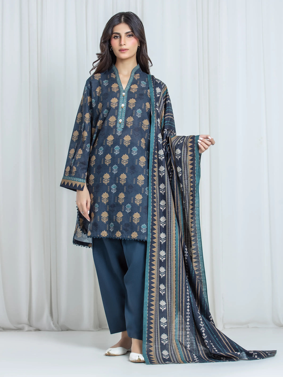 Edenrobe Allure Charcoal Khaddar 3-Piece Suit | EWU6A3-37056-3P