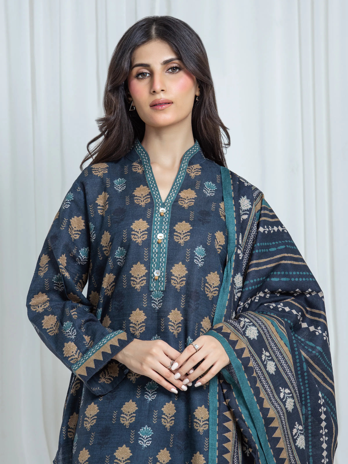 Edenrobe Allure Charcoal Khaddar 3-Piece Suit | EWU6A3-37056-3P