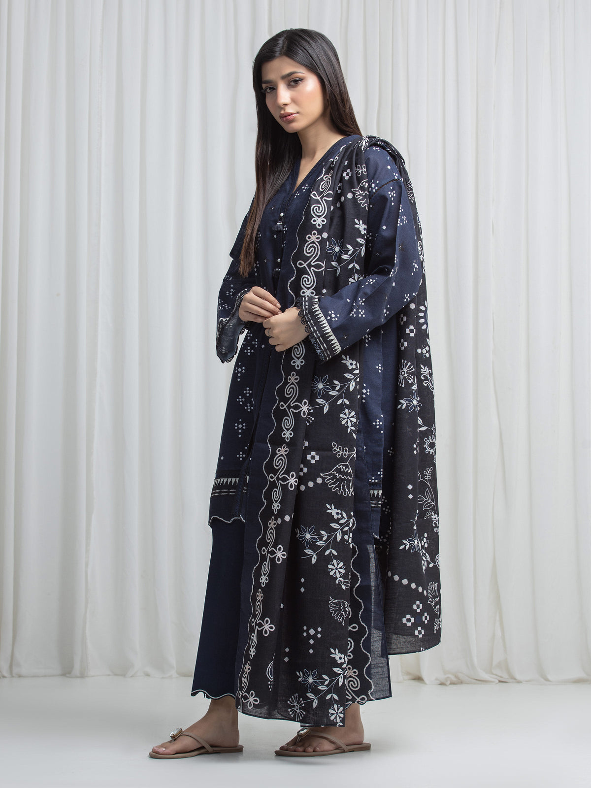 Edenrobe Allure Navy Khaddar 3-Piece Suit | EWU6A3-37033-3P