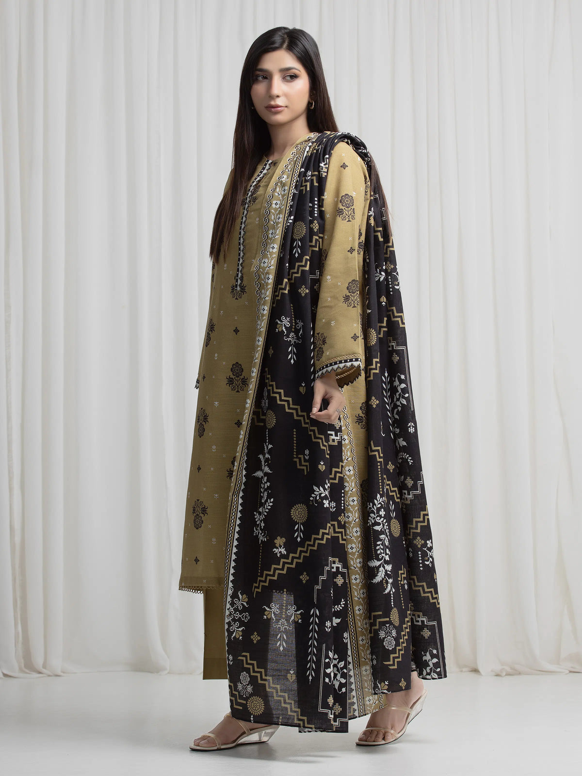 Edenrobe Allure Olive Khaddar 3-Piece Suit | EWU6A3-37036-3P