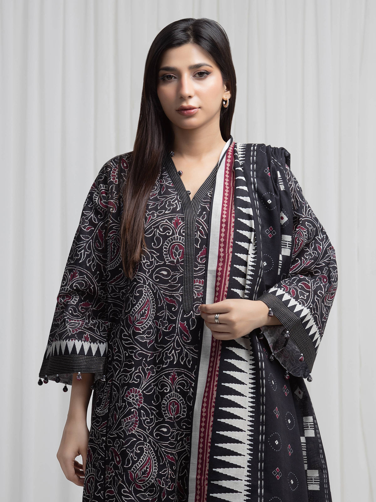 Edenrobe Allure Black Khaddar 3-Piece Suit | EWU6A3-37009-3P