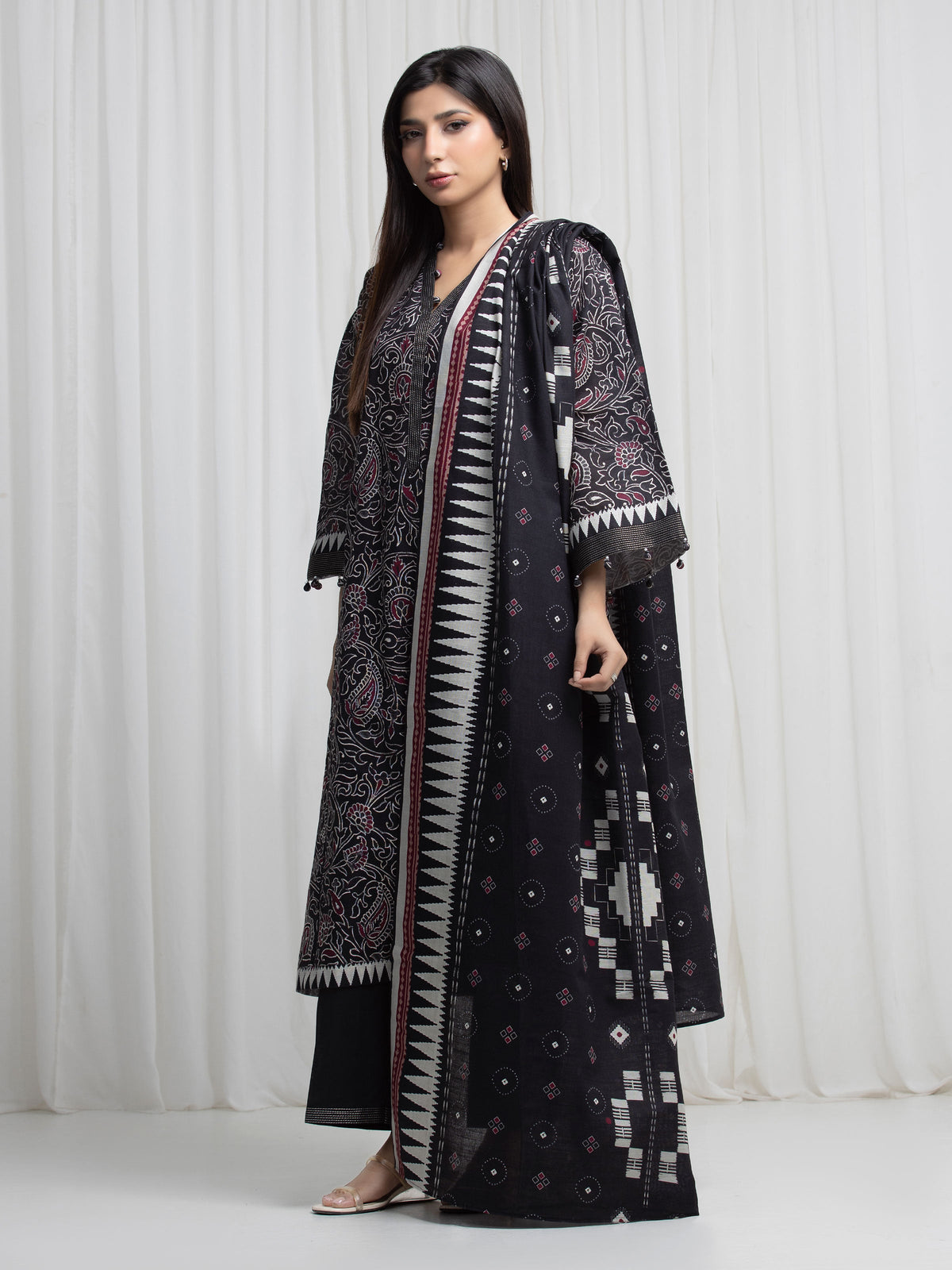 Edenrobe Allure Black Khaddar 3-Piece Suit | EWU6A3-37009-3P