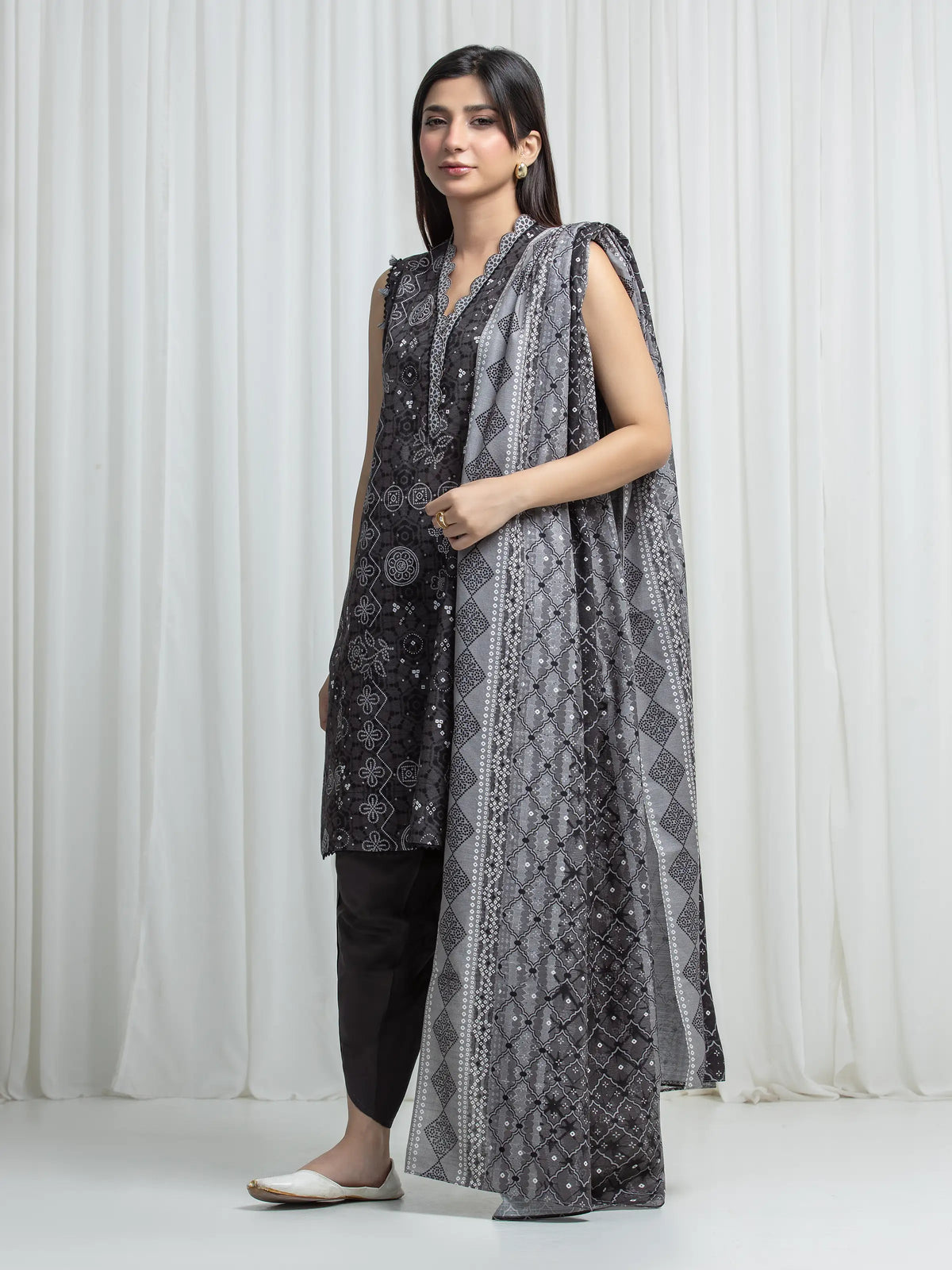 Edenrobe Allure Black Khaddar 3-Piece Suit | EWU6A3-37008-3P