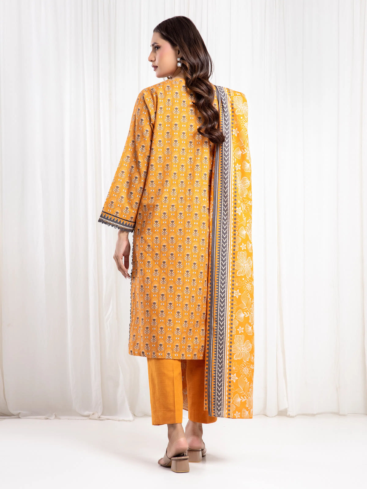 Edenrobe Allure Orange Khaddar 3-Piece Suit | EWU6A3-37084-3P