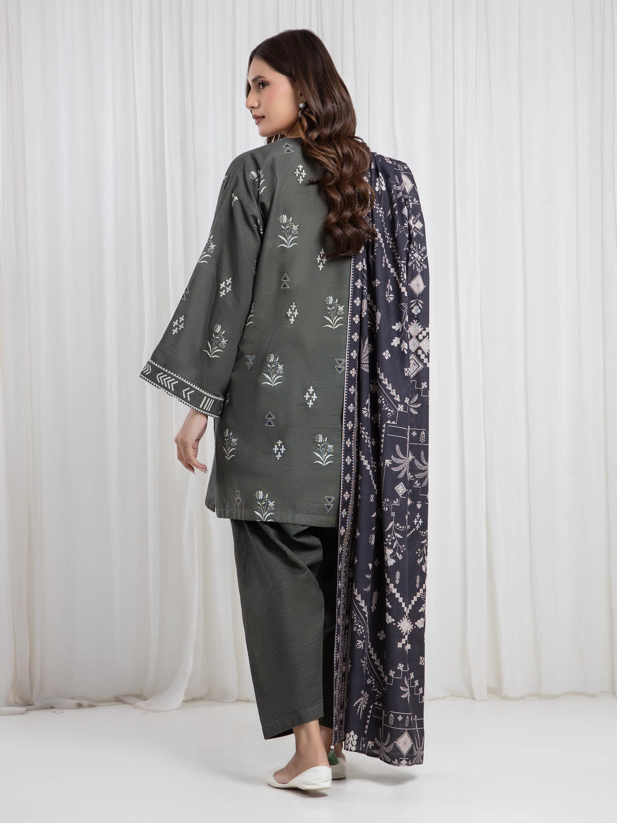 Edenrobe Allure Green Khaddar 3-Piece Suit | EWU6A3-37082-3P