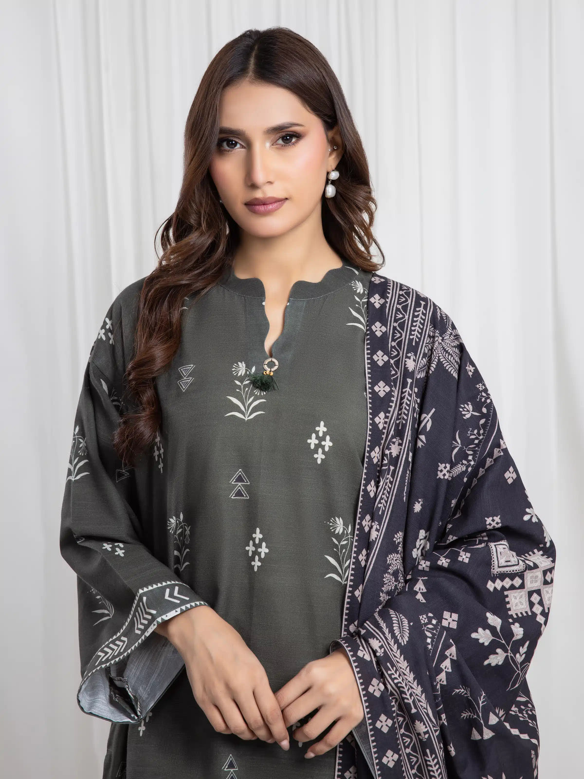 Edenrobe Allure Green Khaddar 3-Piece Suit | EWU6A3-37082-3P