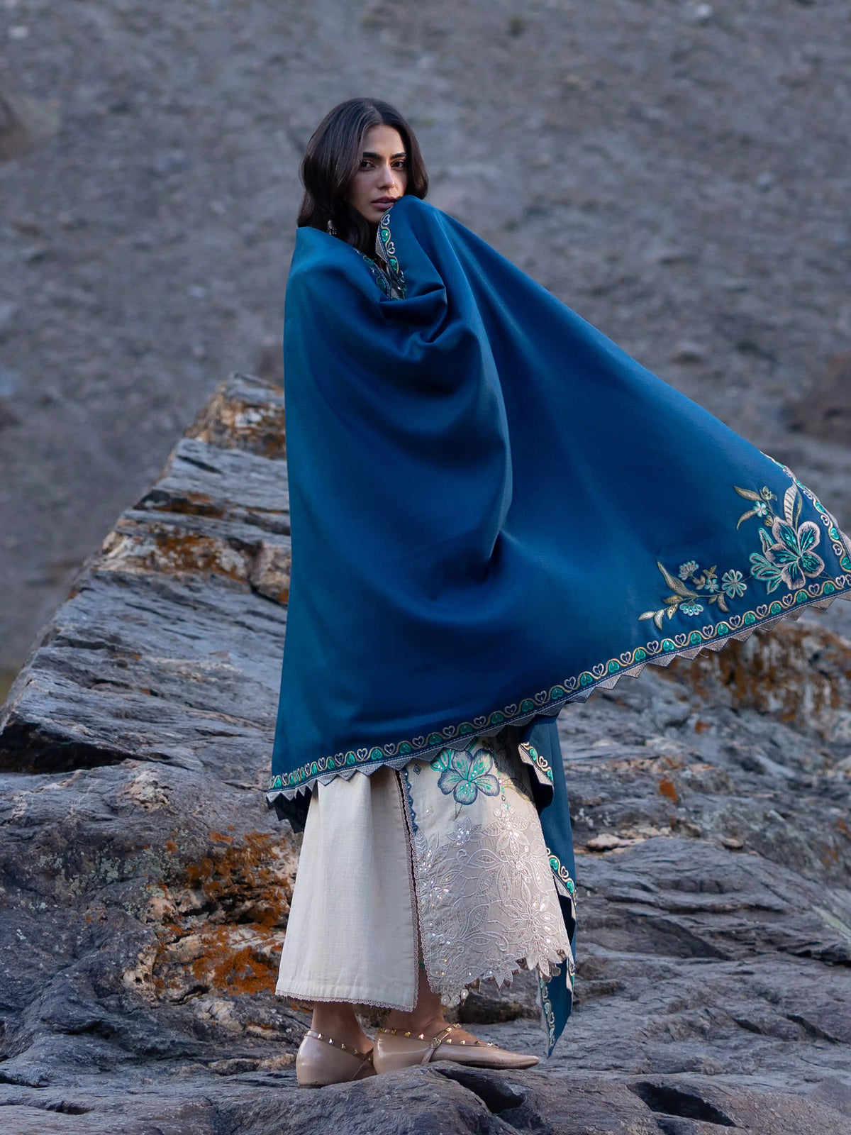 Edenrobe Kohsaar Beige Khaddar 3-Piece Suit | EWU6V11-34001-3P
