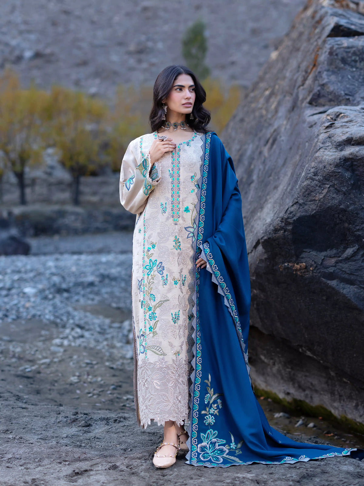 Edenrobe Kohsaar Beige Khaddar 3-Piece Suit | EWU6V11-34001-3P