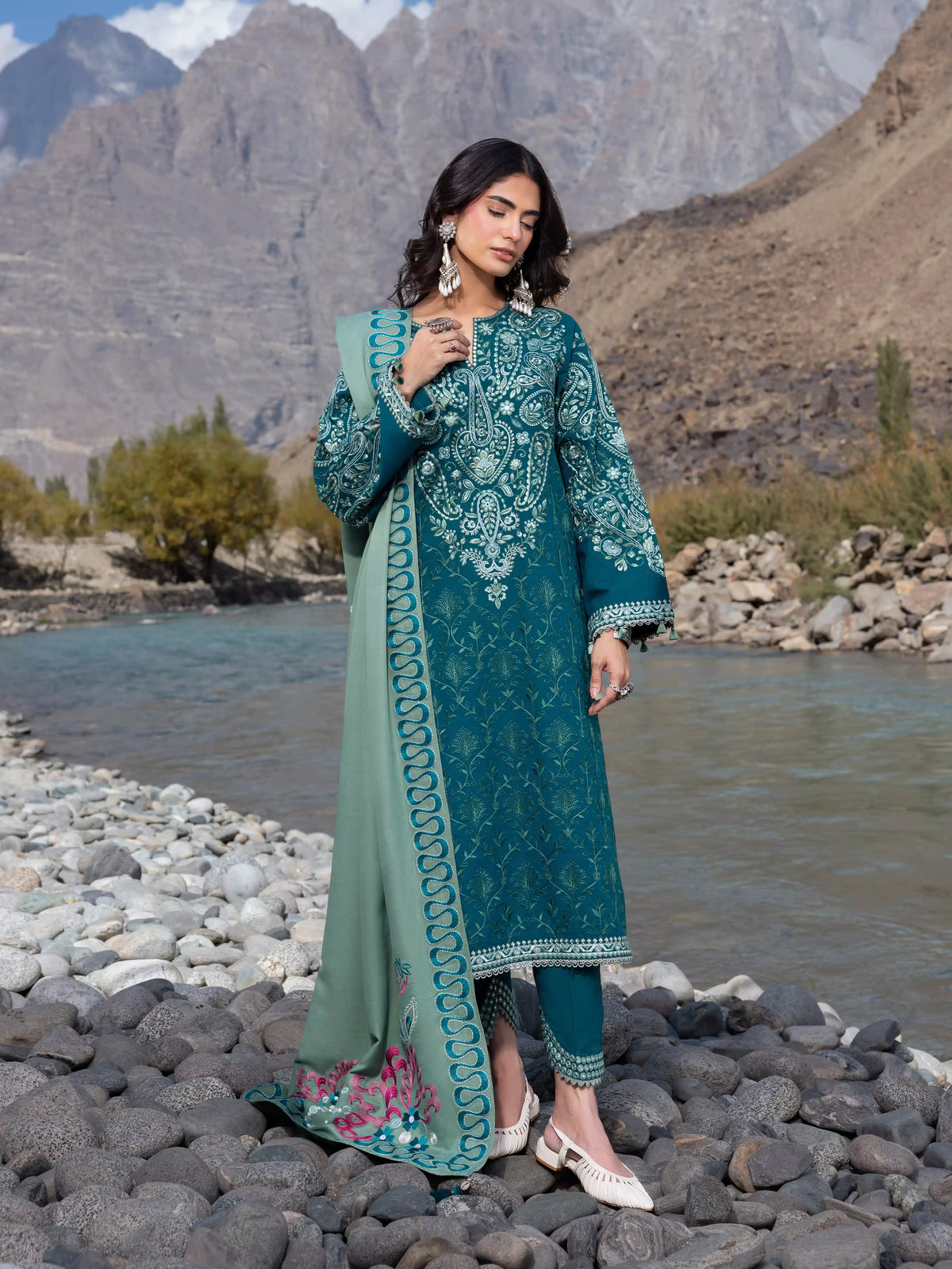 Edenrobe Kohsaar Green Khaddar 3-Piece Suit | EWU6V11-34002-3P
