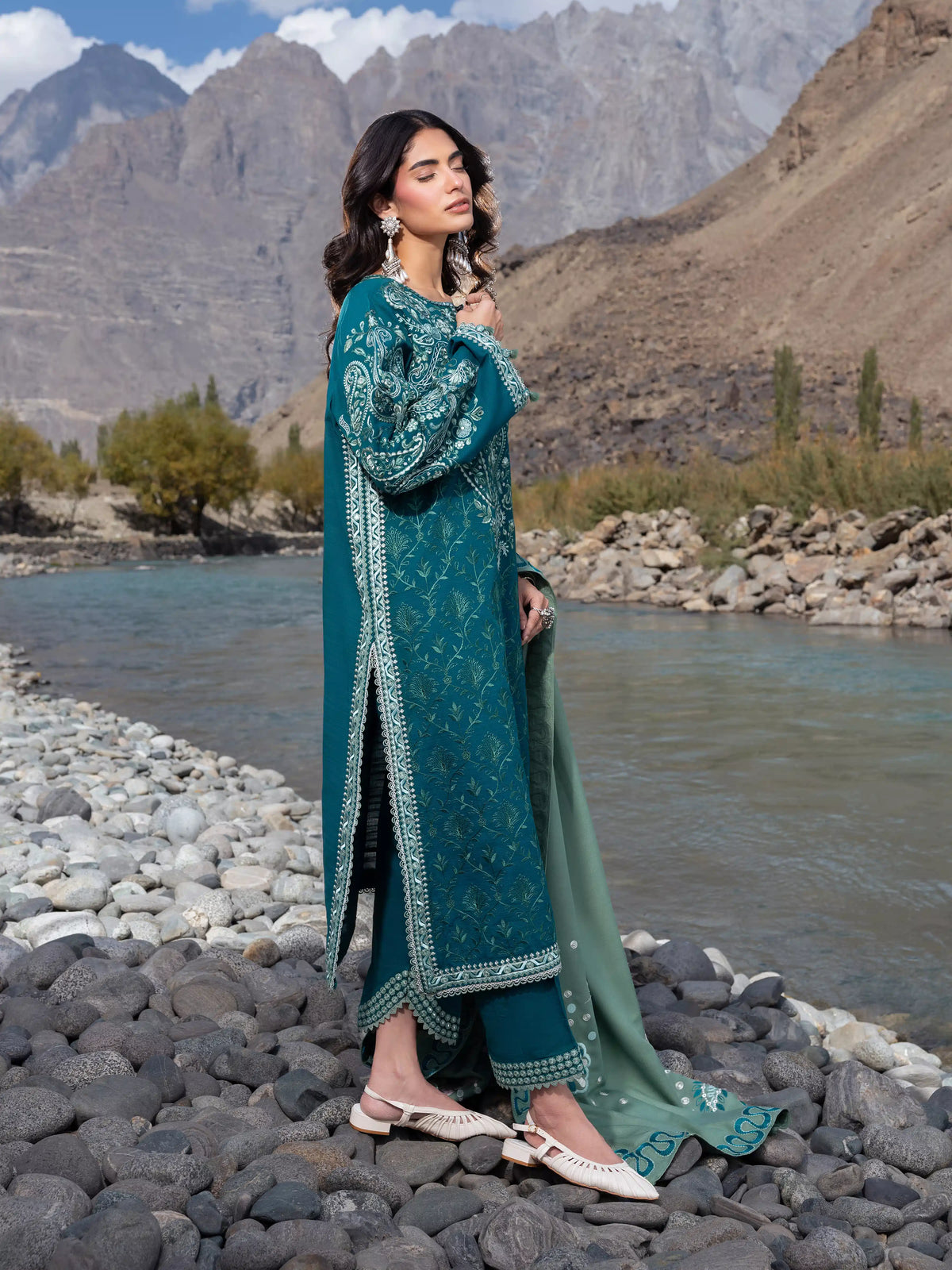 Edenrobe Kohsaar Green Khaddar 3-Piece Suit | EWU6V11-34002-3P