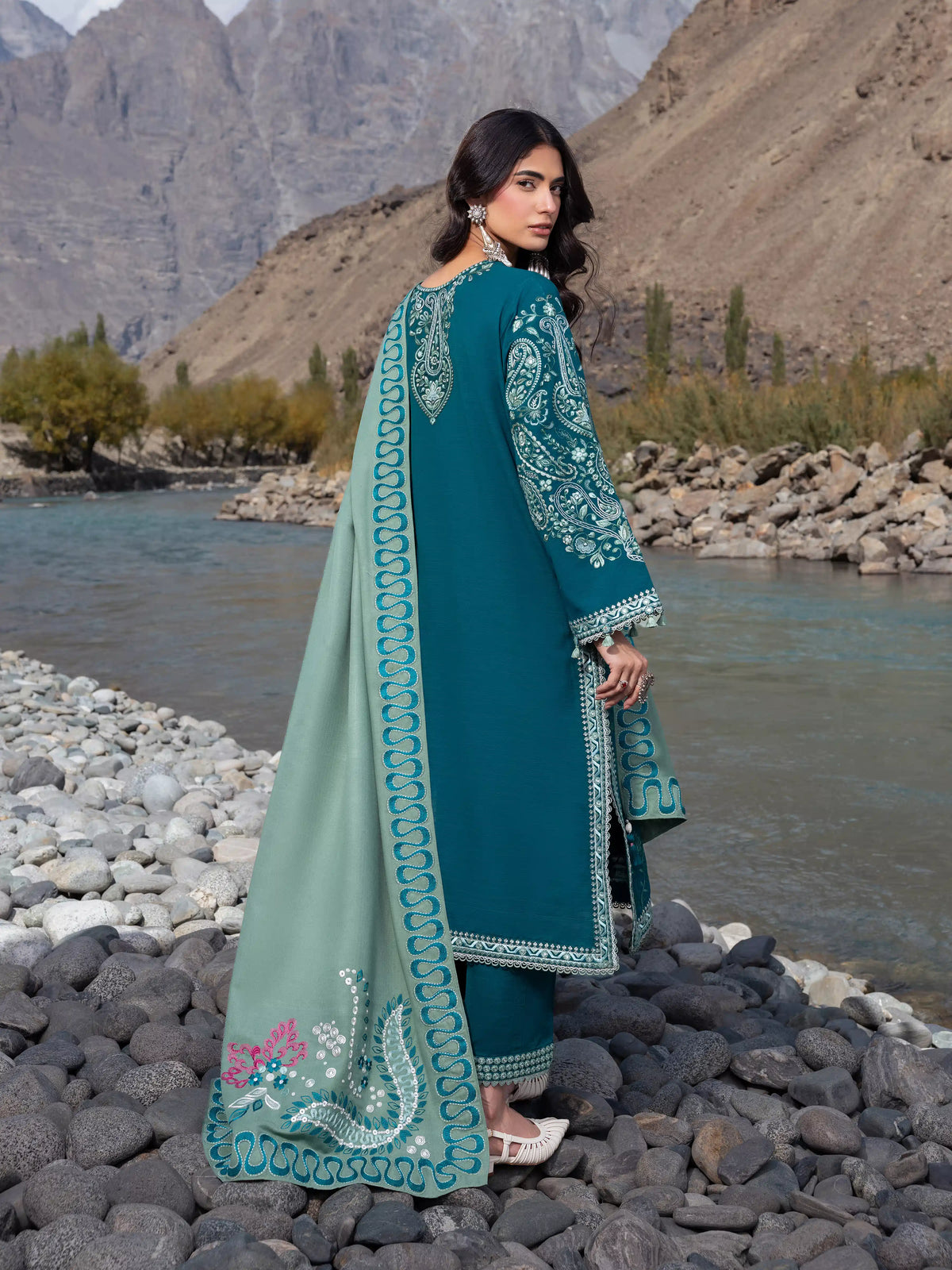 Edenrobe Kohsaar Green Khaddar 3-Piece Suit | EWU6V11-34002-3P