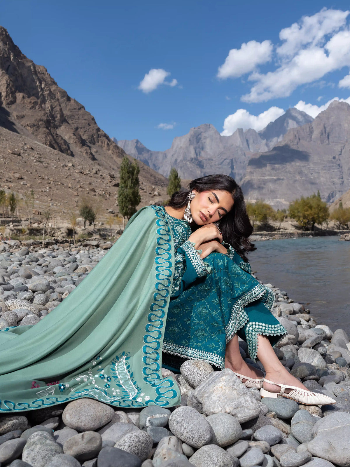 Edenrobe Kohsaar Green Khaddar 3-Piece Suit | EWU6V11-34002-3P