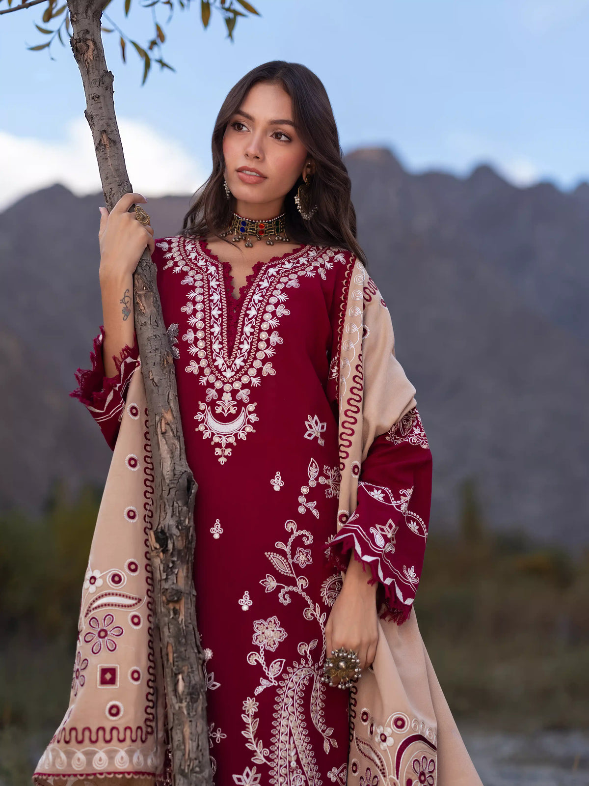 Edenrobe Kohsaar Maroon Khaddar 3-Piece Suit | EWU6V11-34004-3P