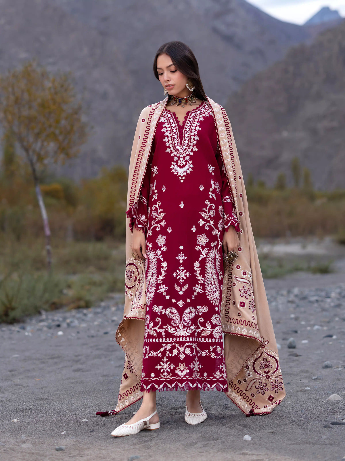 Edenrobe Kohsaar Maroon Khaddar 3-Piece Suit | EWU6V11-34004-3P