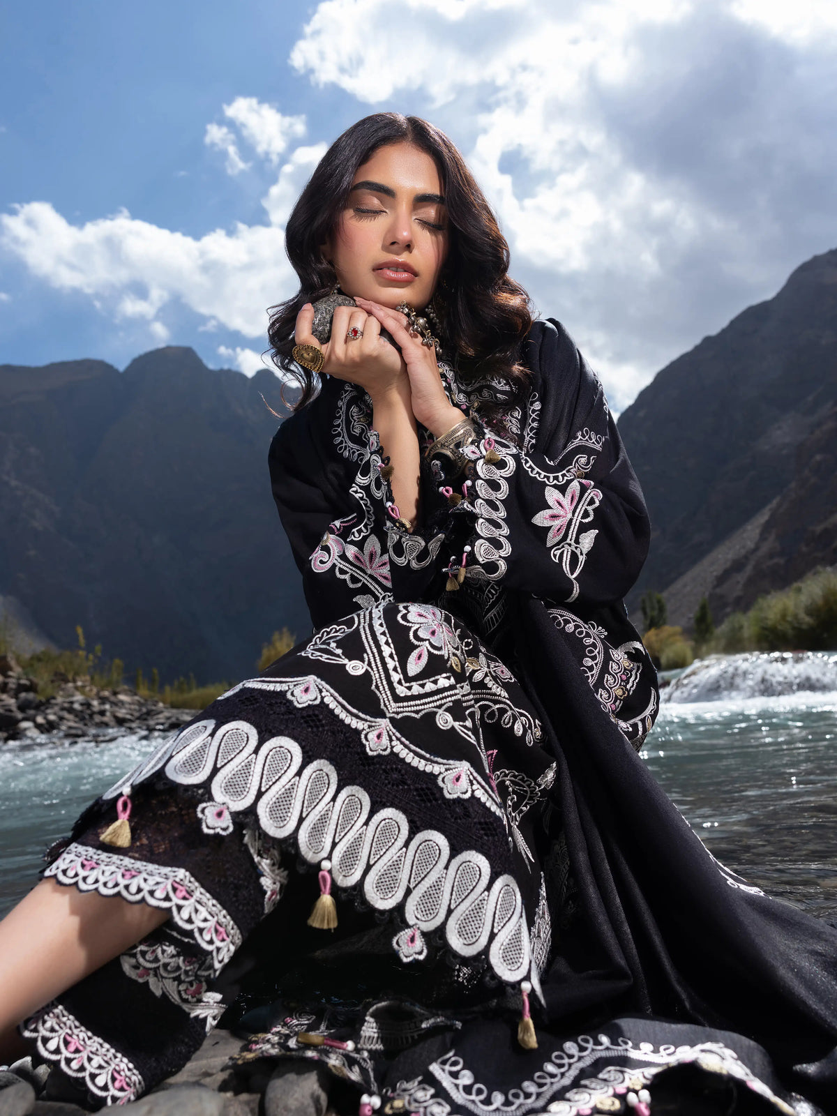 Edenrobe Kohsaar Black Khaddar 3-Piece Suit | EWU6V11-34006-3P