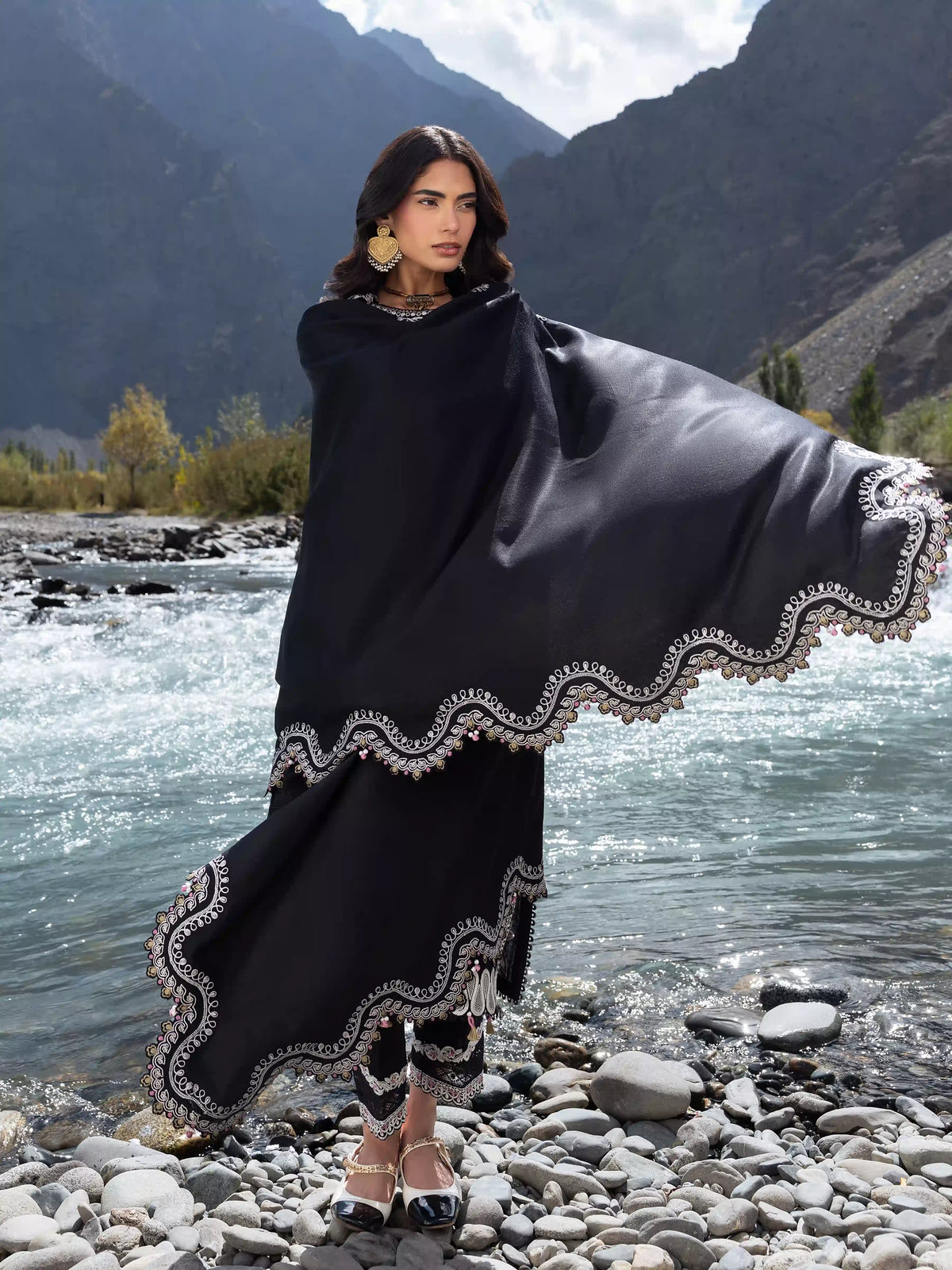 Edenrobe Kohsaar Black Khaddar 3-Piece Suit | EWU6V11-34006-3P