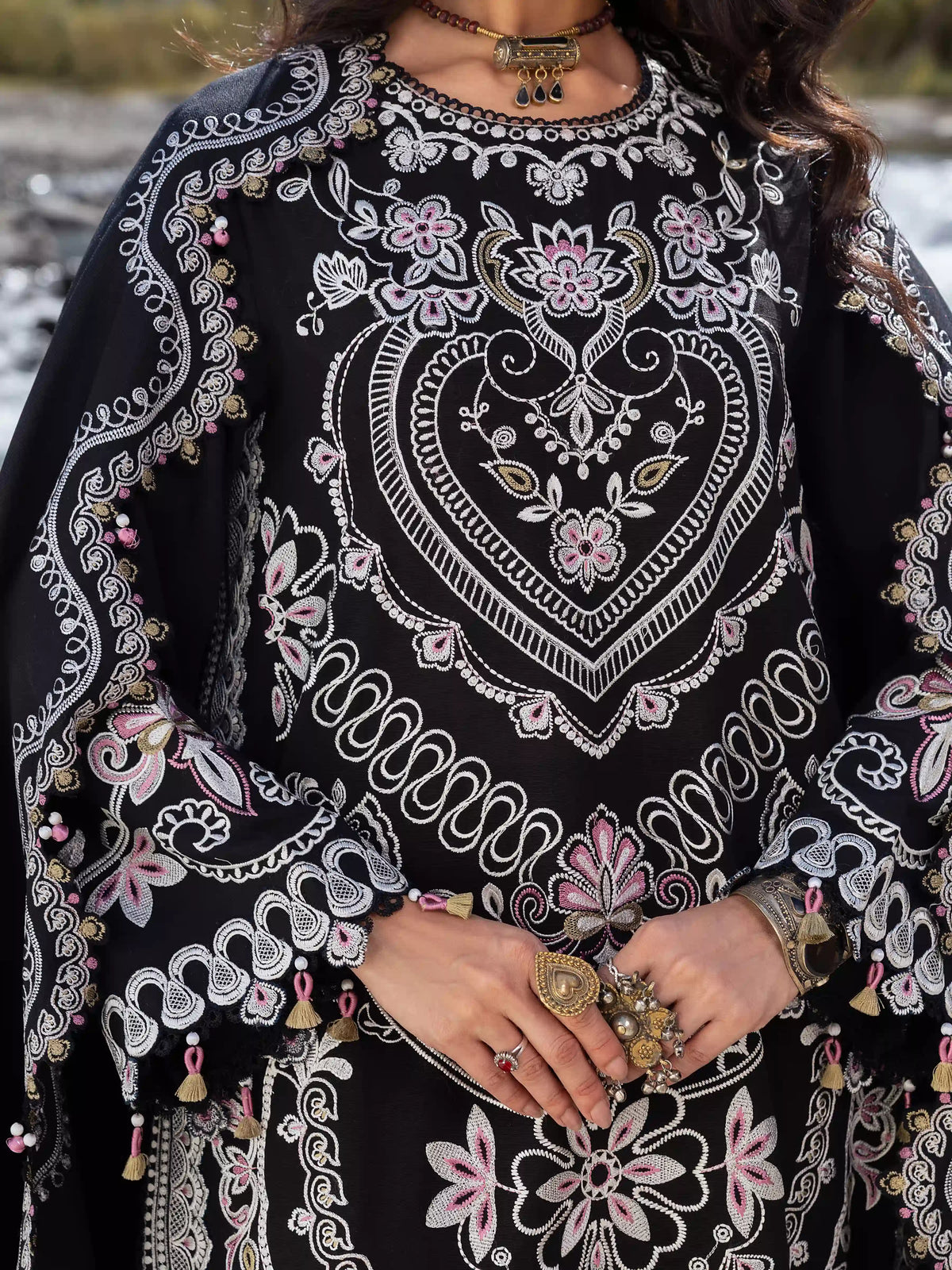 Edenrobe Kohsaar Black Khaddar 3-Piece Suit | EWU6V11-34006-3P