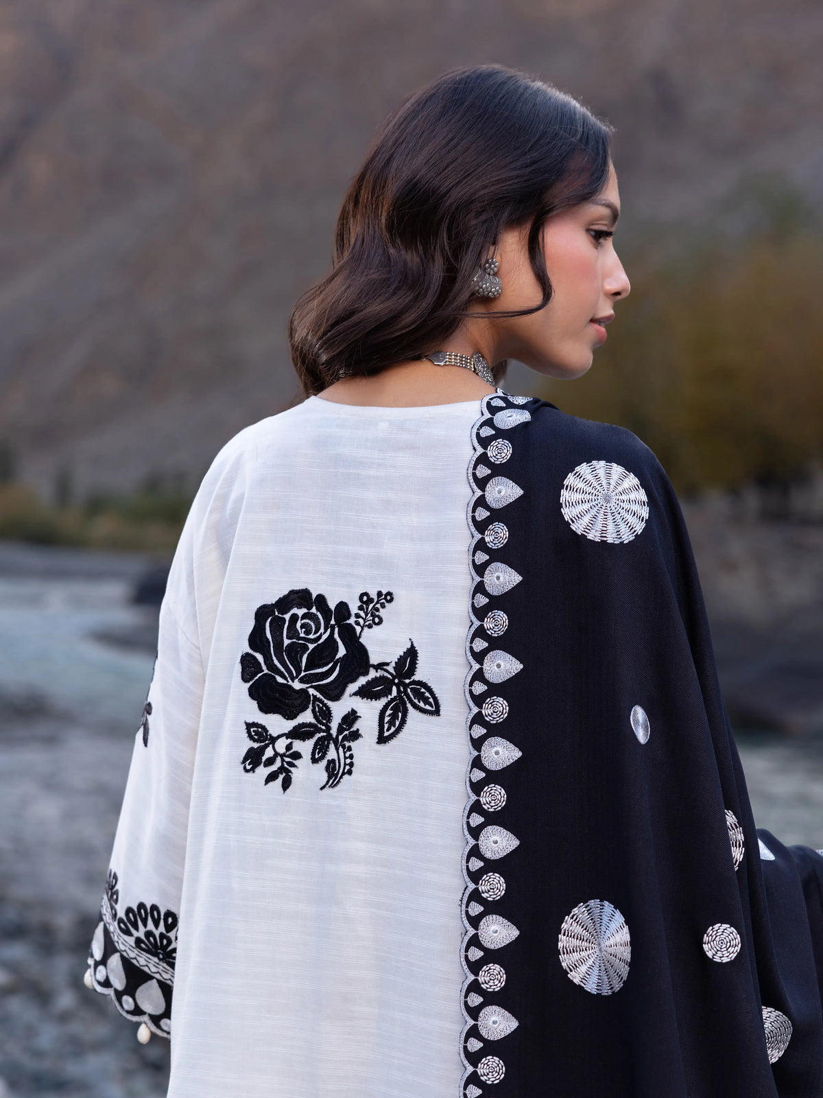 Edenrobe Kohsaar White Khaddar 3-Piece Suit | EWU6V11-34010-3P