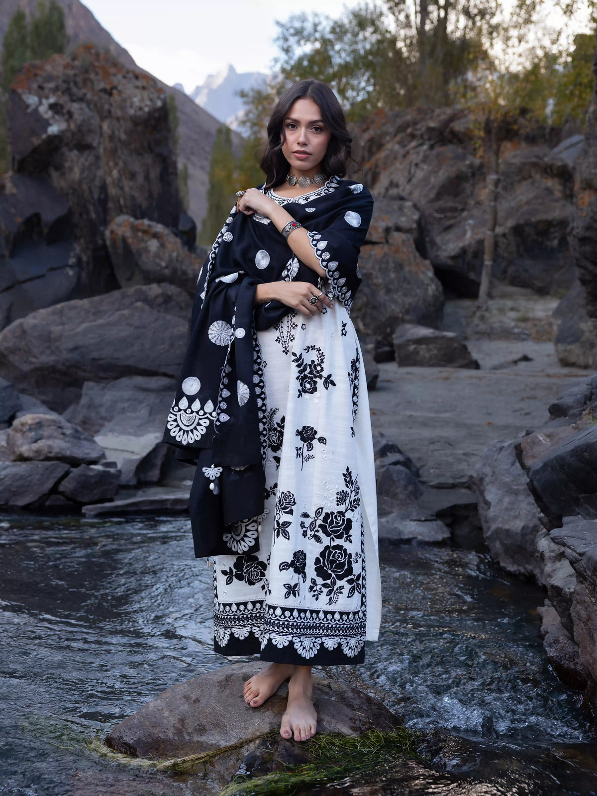 Edenrobe Kohsaar White Khaddar 3-Piece Suit | EWU6V11-34010-3P