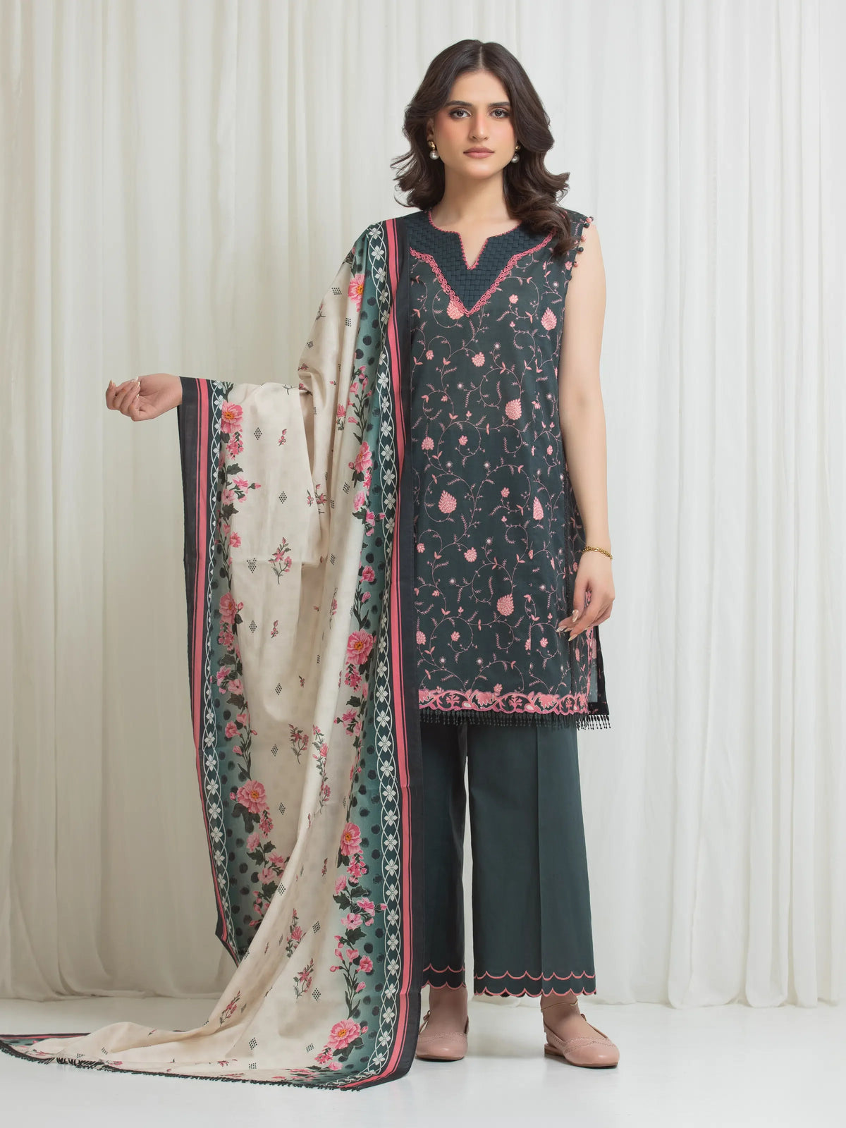 Edenrobe Allure Charcoal Lawn 3-Piece Suit | EWU6A1-36707-3P