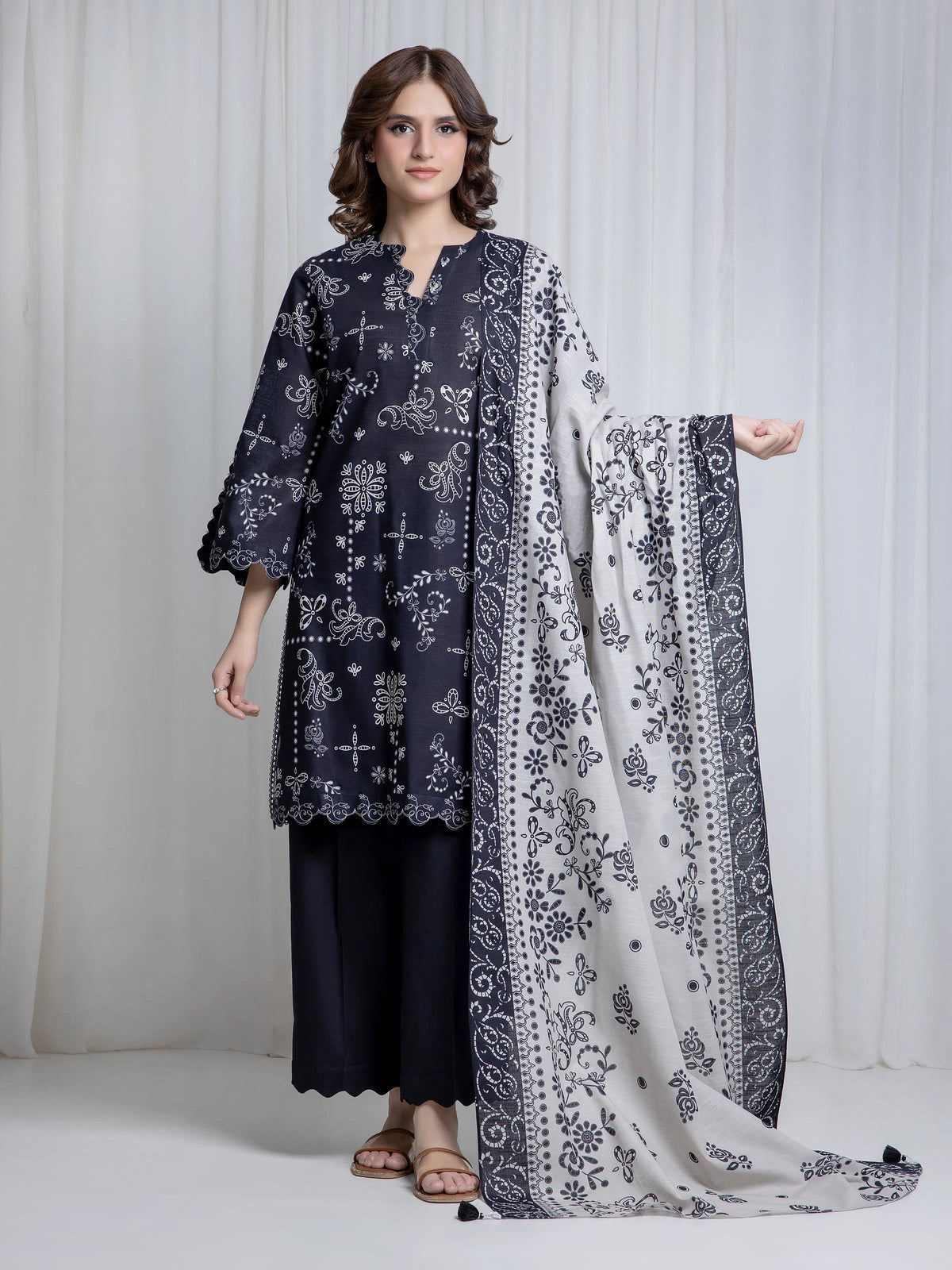 Edenrobe Allure Black Printed Khaddar 3-Piece Suit | EWU6A3-37042-3P
