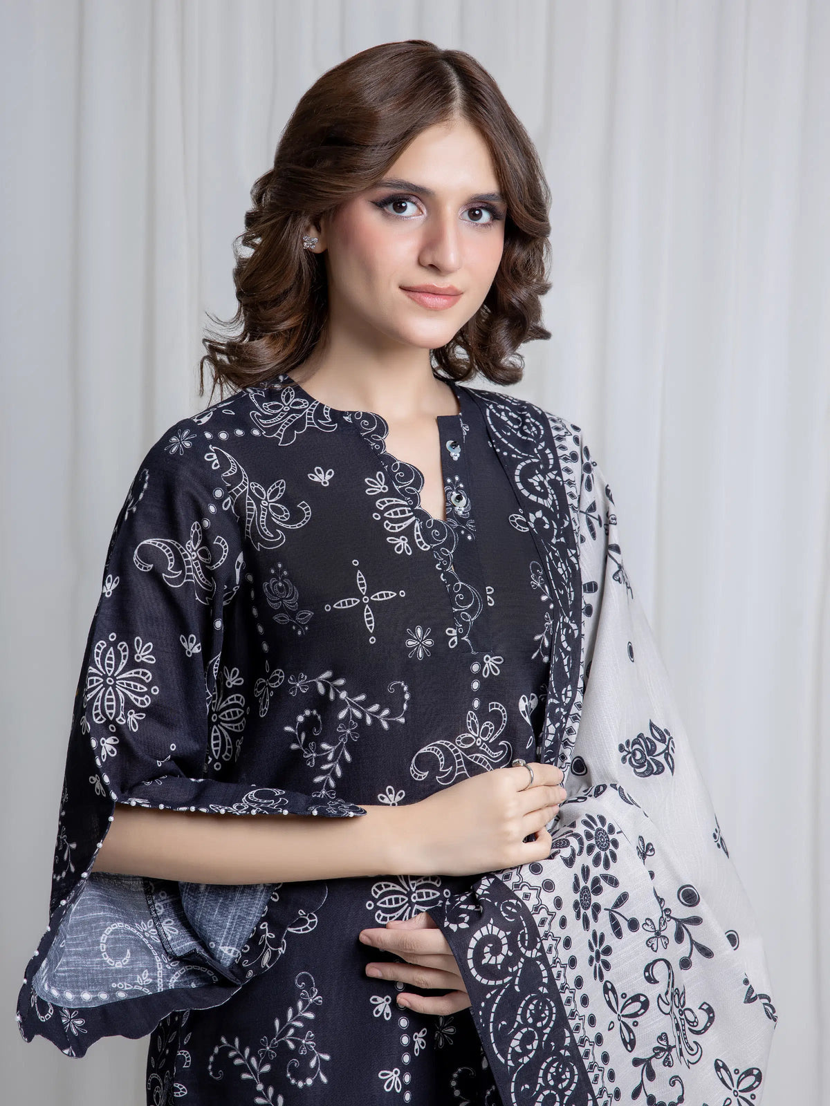 Edenrobe Allure Black Printed Khaddar 3-Piece Suit | EWU6A3-37042-3P