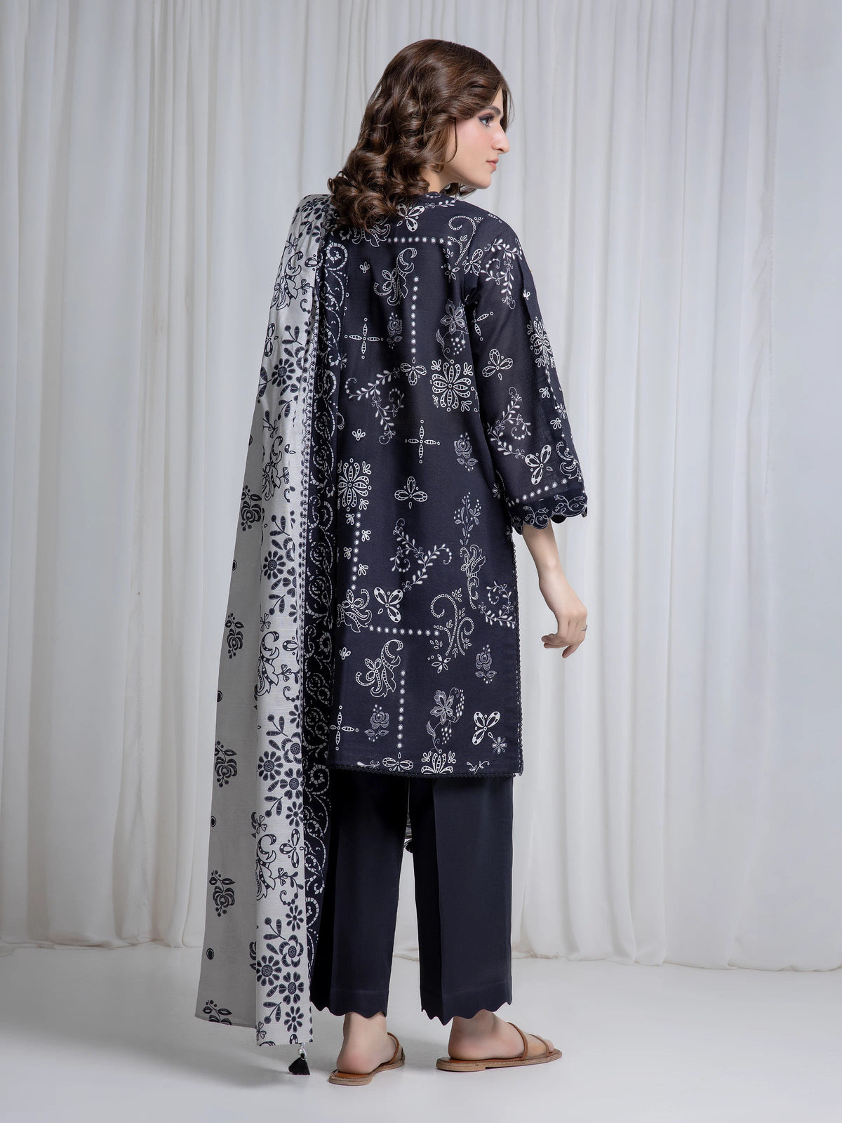 Edenrobe Allure Black Printed Khaddar 3-Piece Suit | EWU6A3-37042-3P