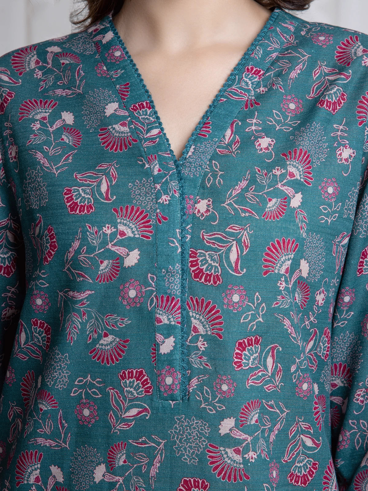 Edenrobe Allure Teal Printed Khaddar 3-Piece Suit | EWU6A3-37043-3P