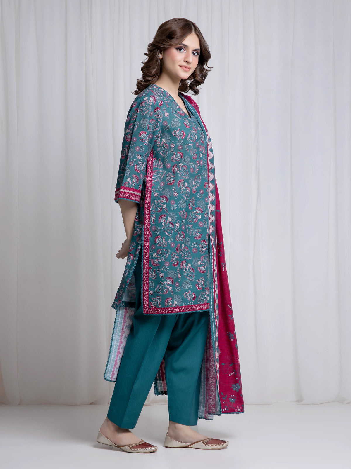 Edenrobe Allure Teal Printed Khaddar 3-Piece Suit | EWU6A3-37043-3P