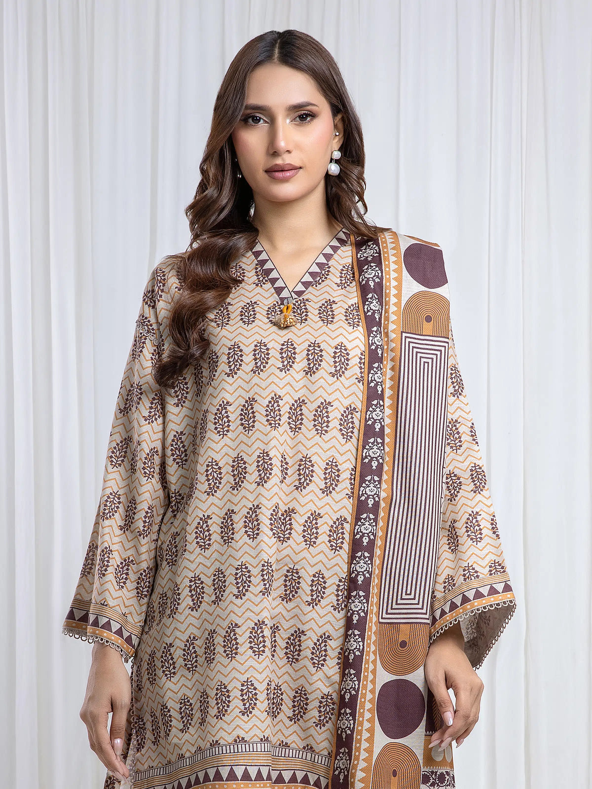 Edenrobe Allure Beige Printed Khaddar 3-Piece Suit | EWU6A3-37044-3P