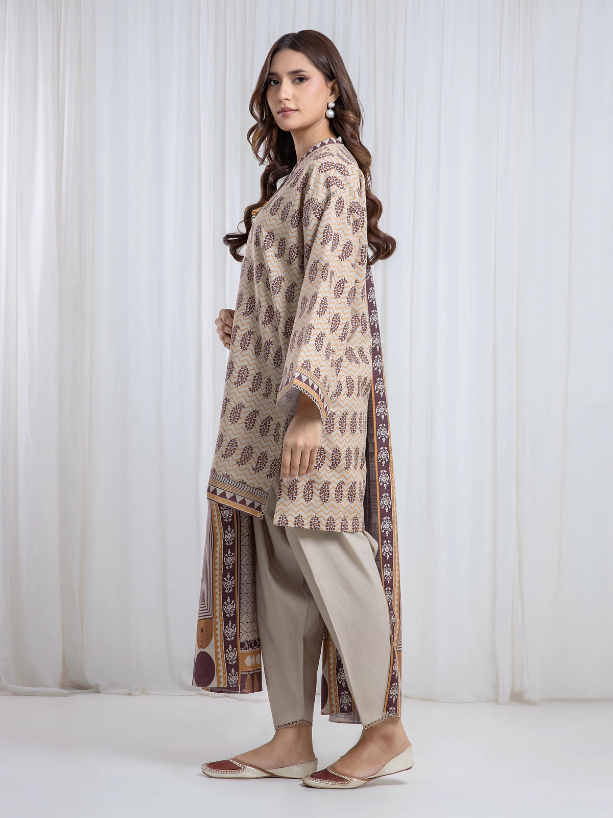 Edenrobe Allure Beige Printed Khaddar 3-Piece Suit | EWU6A3-37044-3P