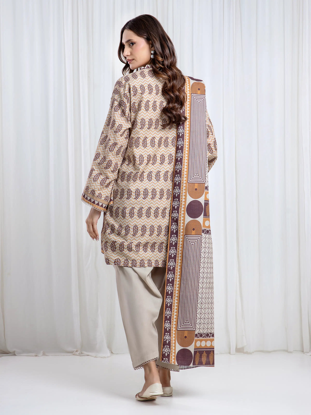 Edenrobe Allure Beige Printed Khaddar 3-Piece Suit | EWU6A3-37044-3P