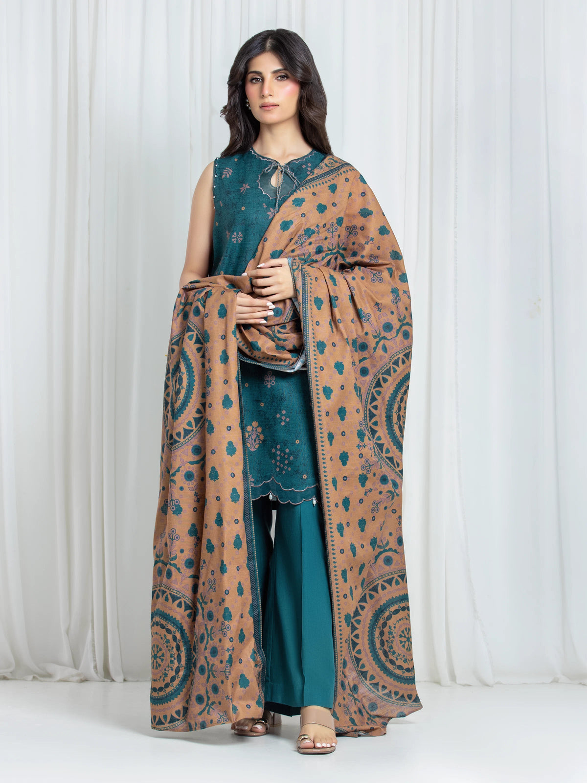 Edenrobe Allure Green Printed Khaddar 3-Piece Suit | EWU6A3-37045-3P