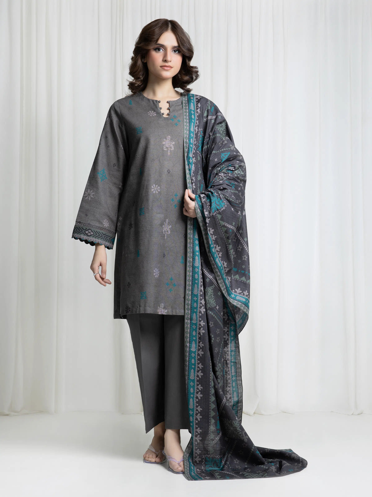 Edenrobe Allure Green Printed Khaddar 3-Piece Suit | EWU6A3-37046-3P