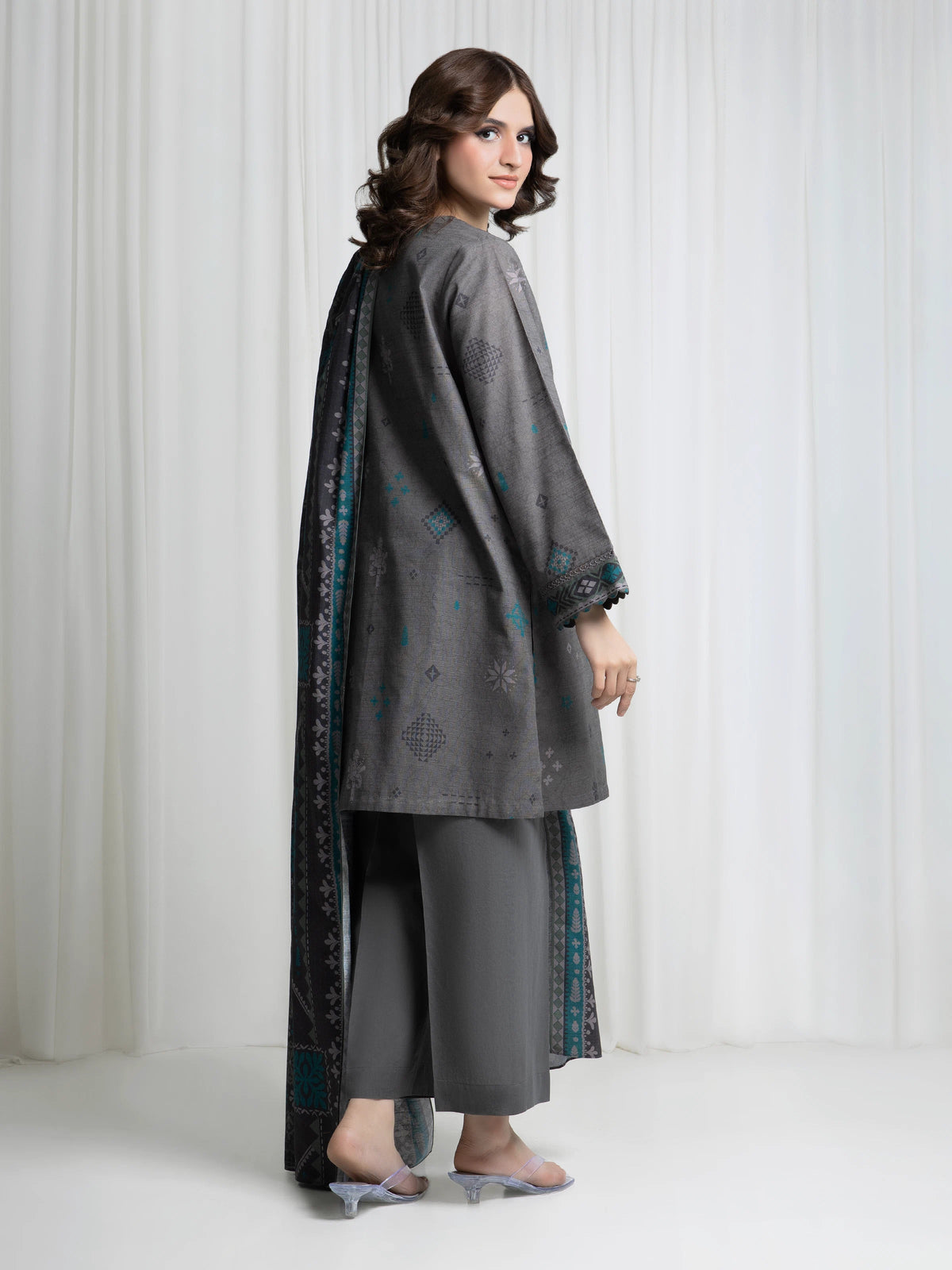 Edenrobe Allure Green Printed Khaddar 3-Piece Suit | EWU6A3-37046-3P