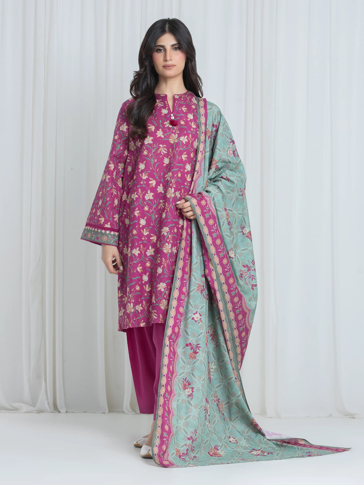 Edenrobe Allure Magenta Printed Khaddar 3-Piece Suit | EWU6A3-37052-3P