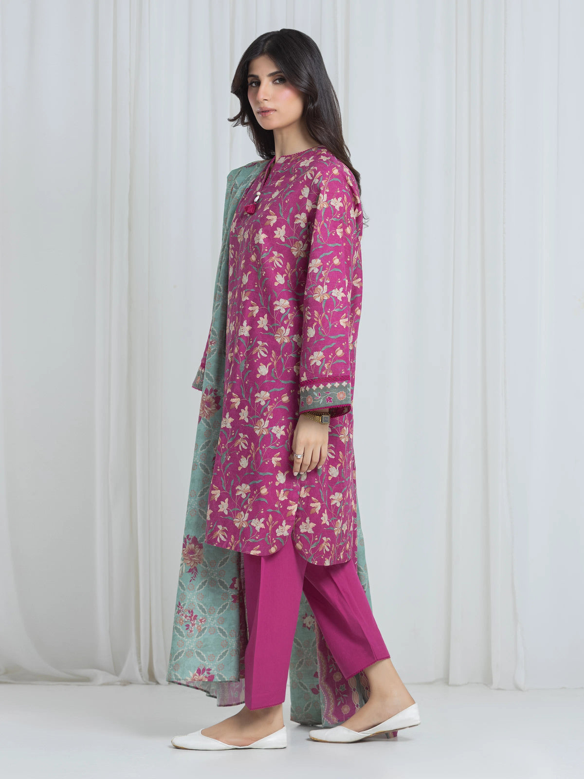 Edenrobe Allure Magenta Printed Khaddar 3-Piece Suit | EWU6A3-37052-3P