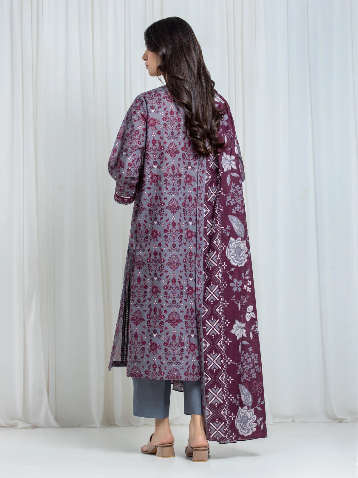 Edenrobe Allure Grey Printed Khaddar 3-Piece Suit | EWU6A3-37055-3P