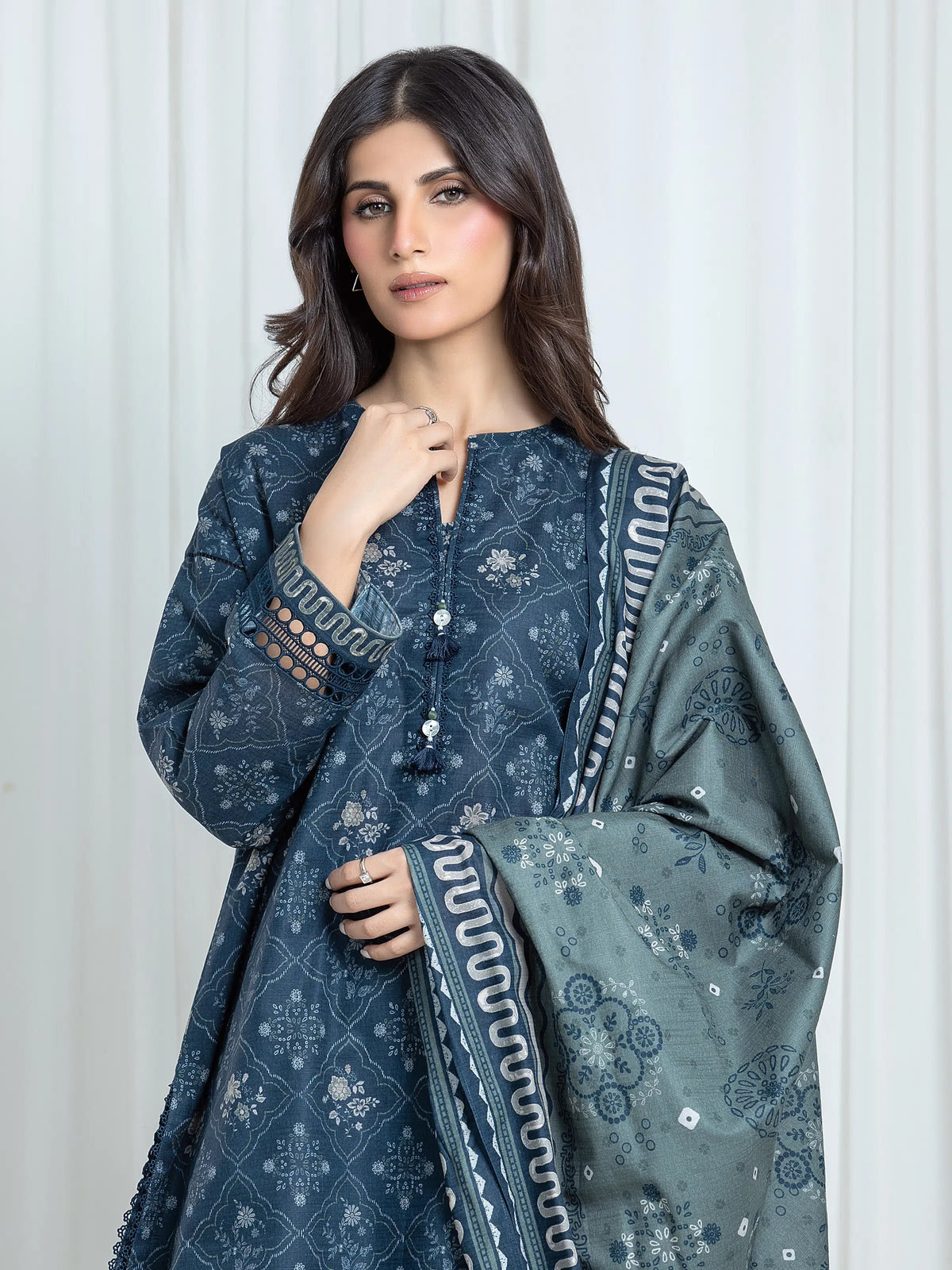 Edenrobe Allure Teal Printed Khaddar 3-Piece Suit | EWU6A3-37061-3P