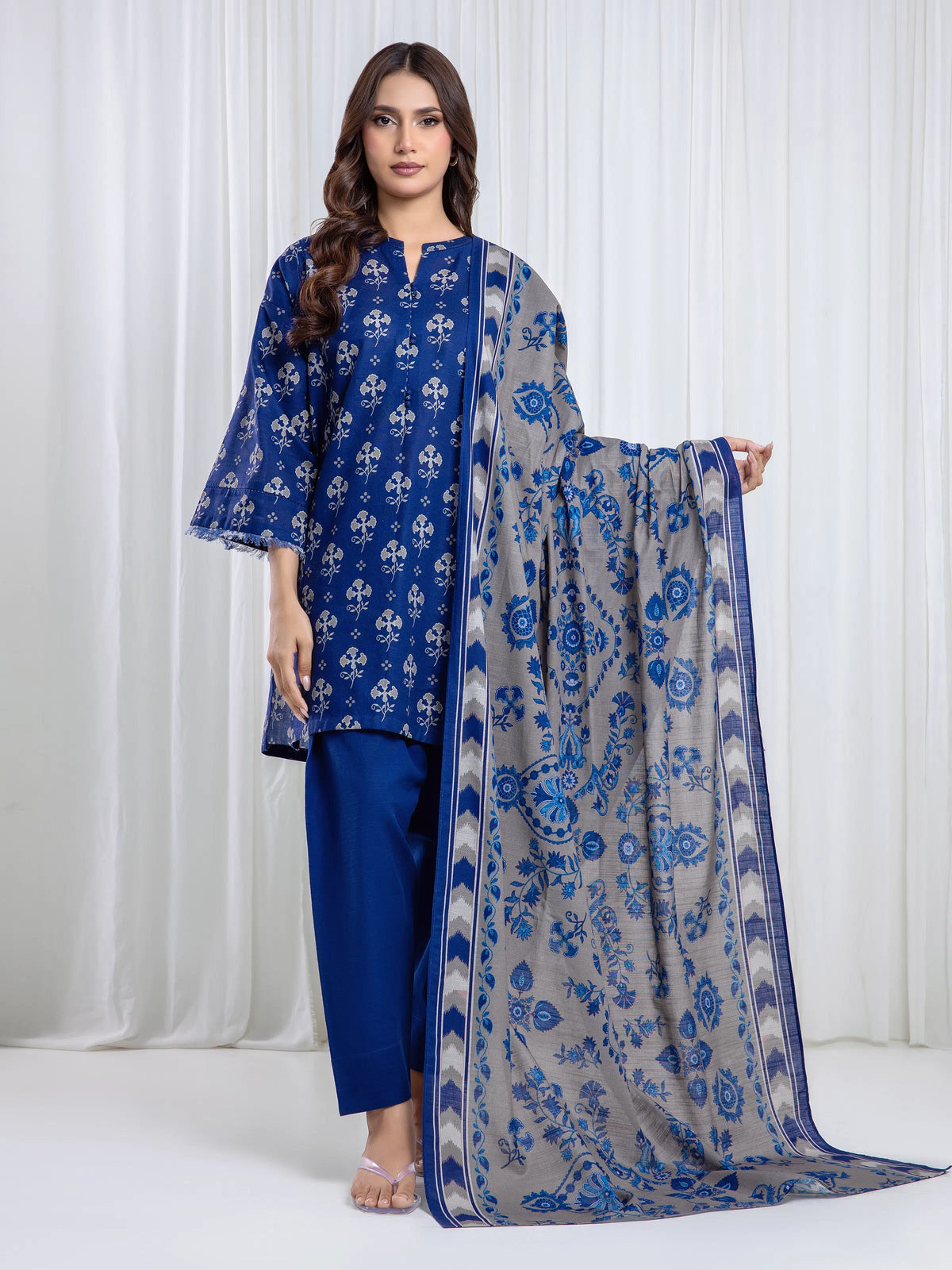 Edenrobe Allure Blue Printed Khaddar 3-Piece Suit | EWU6A3-37070-3P
