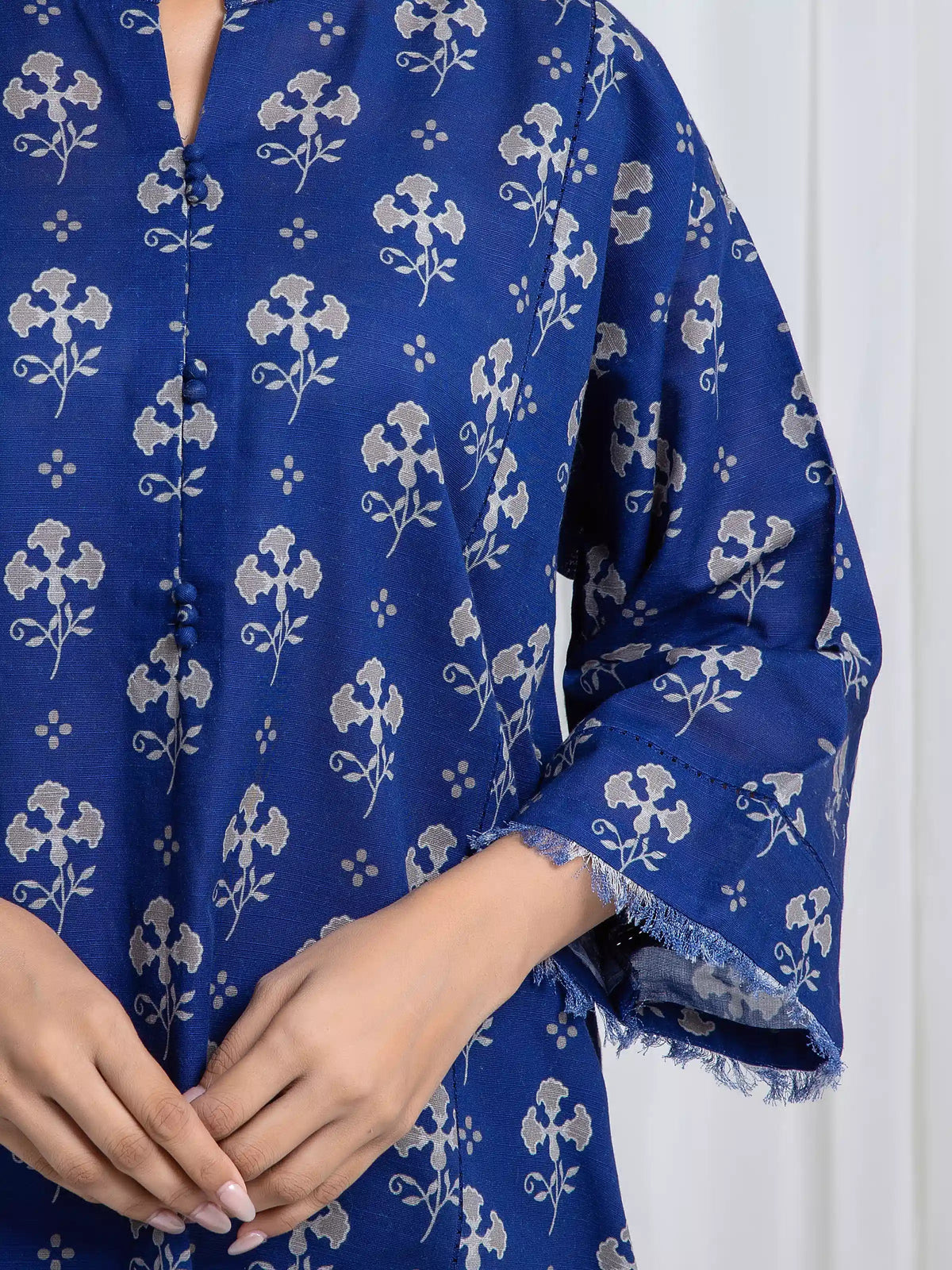 Edenrobe Allure Blue Printed Khaddar 3-Piece Suit | EWU6A3-37070-3P