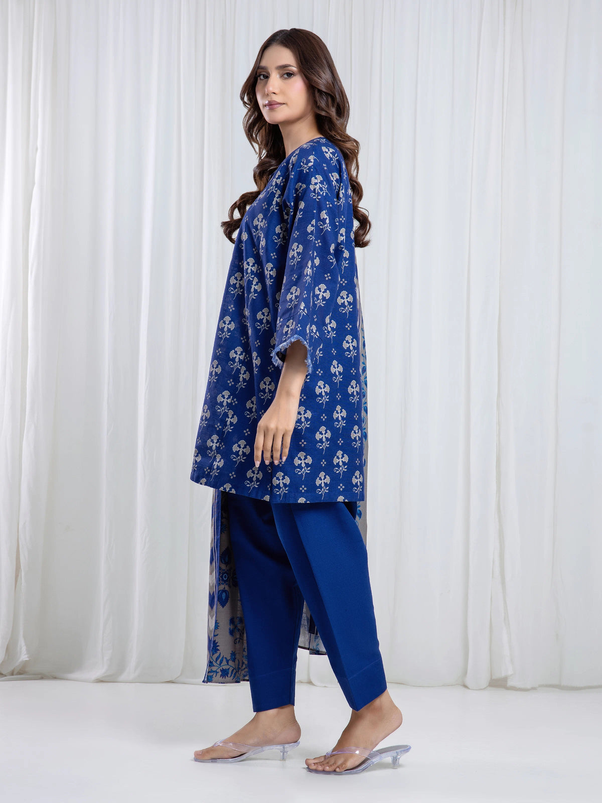 Edenrobe Allure Blue Printed Khaddar 3-Piece Suit | EWU6A3-37070-3P