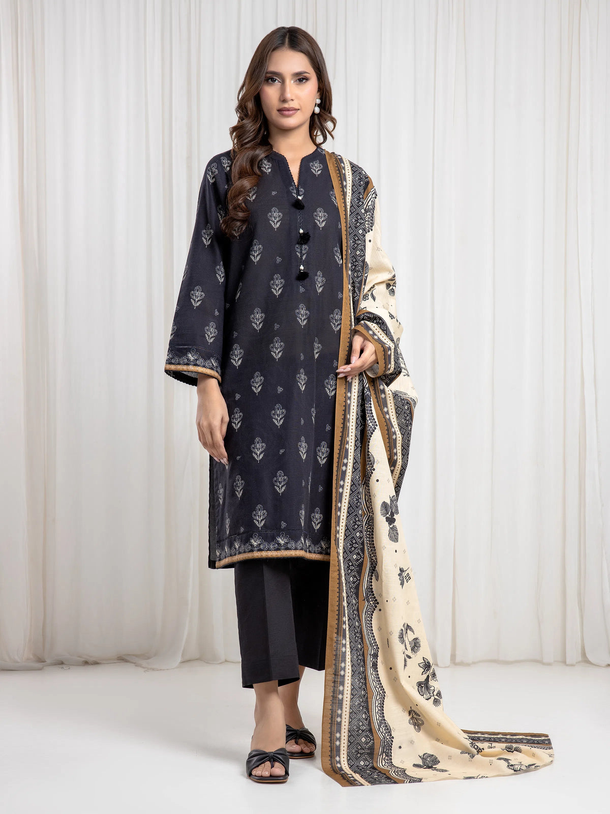Edenrobe Allure Black Printed Khaddar 3-Piece Suit | EWU6A3-37074-3P