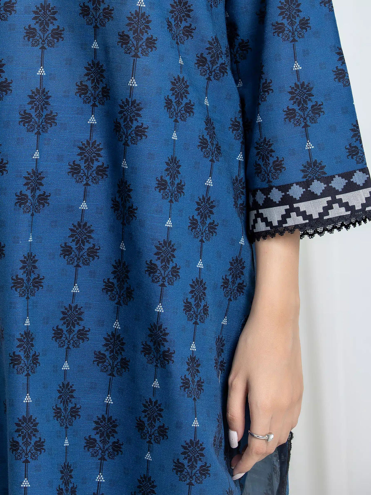 Edenrobe Allure Blue Printed Khaddar 3-Piece Suit | EWU6A3-37075-3P