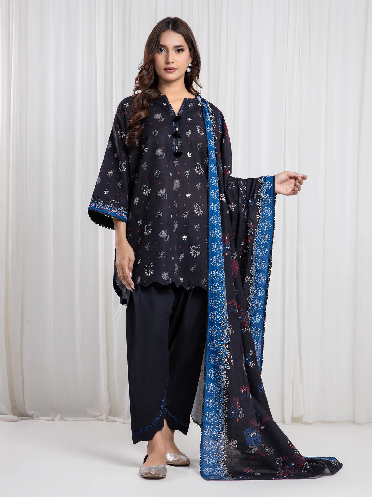 Edenrobe Allure Black Printed Khaddar 3-Piece Suit | EWU6A3-37076-3P
