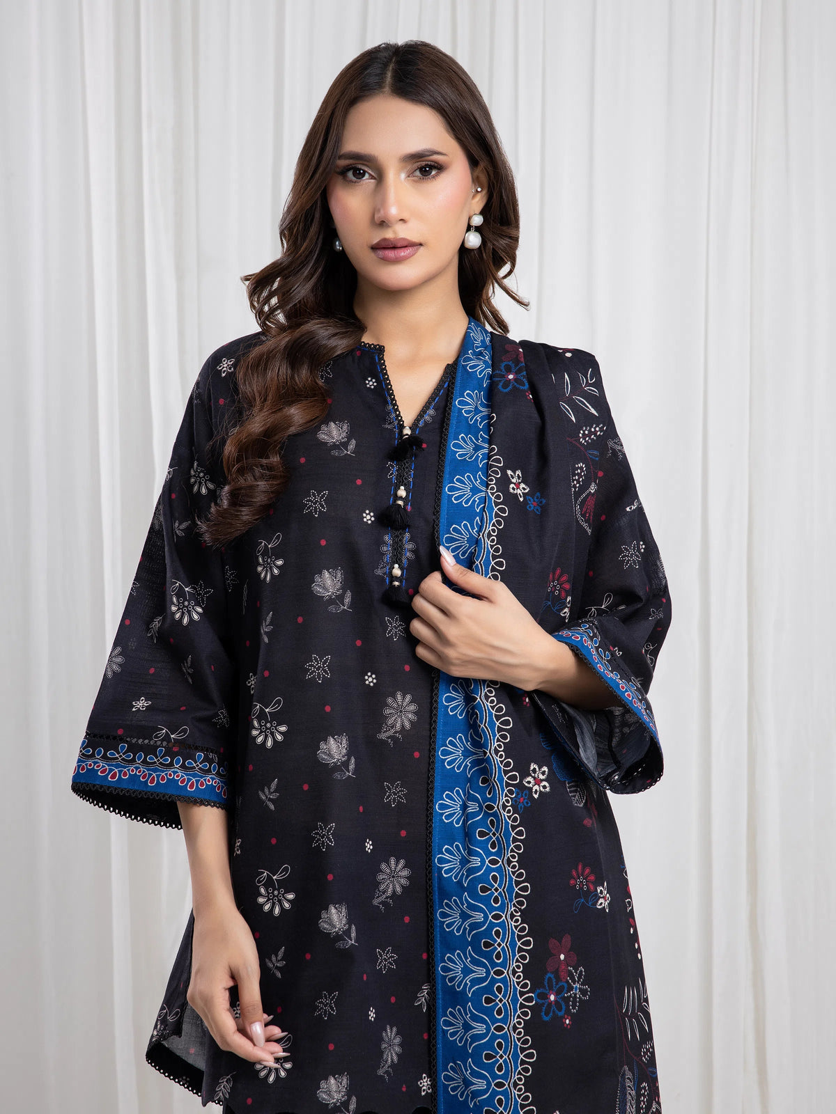 Edenrobe Allure Black Printed Khaddar 3-Piece Suit | EWU6A3-37076-3P