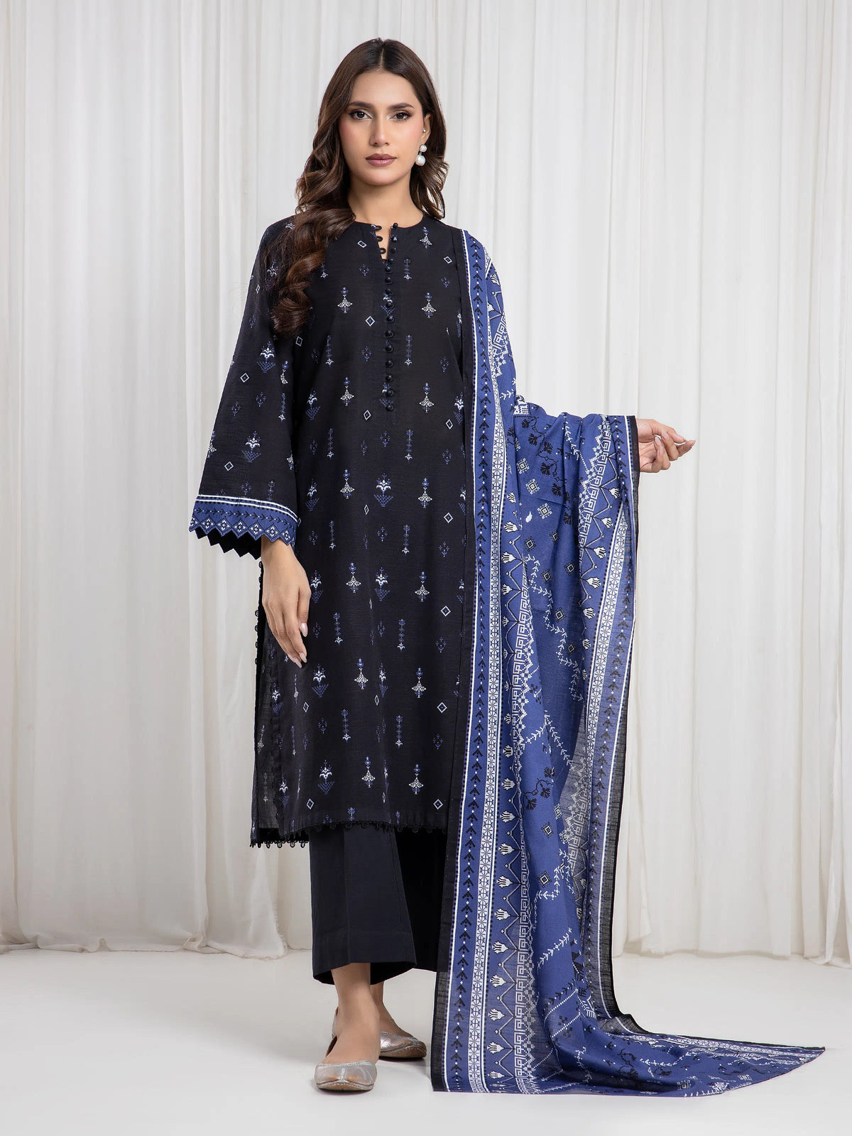 Edenrobe Allure Black Printed Khaddar 3-Piece Suit | EWU6A3-37081-3P