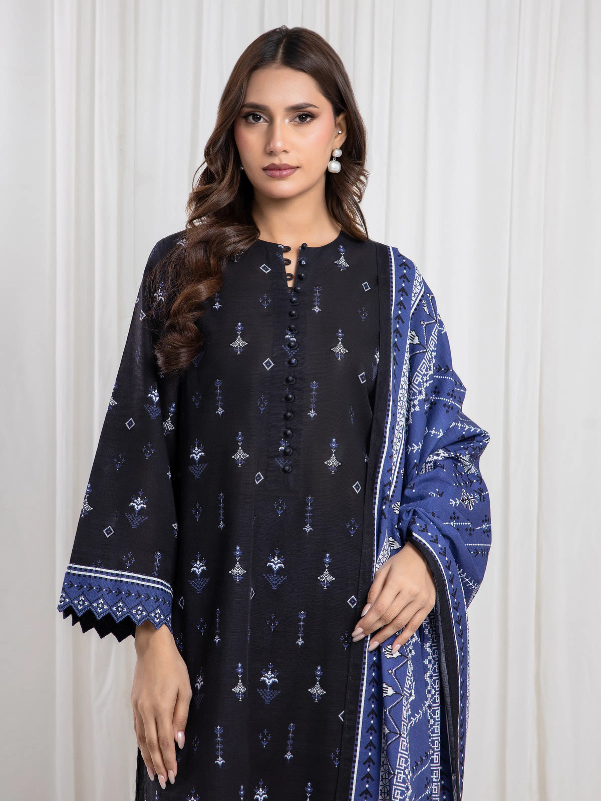Edenrobe Allure Black Printed Khaddar 3-Piece Suit | EWU6A3-37081-3P