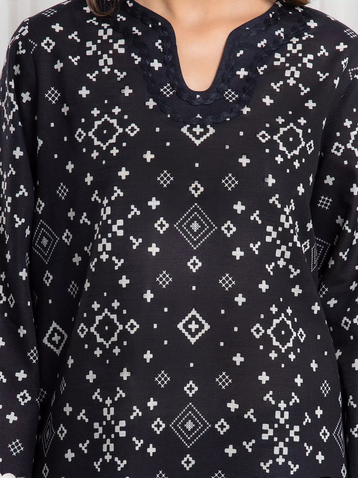 Edenrobe Allure Black Printed Khaddar 3-Piece Suit | EWU6A3-37085-3P